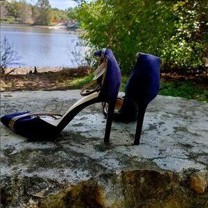 Nine West Blue Suede Pump